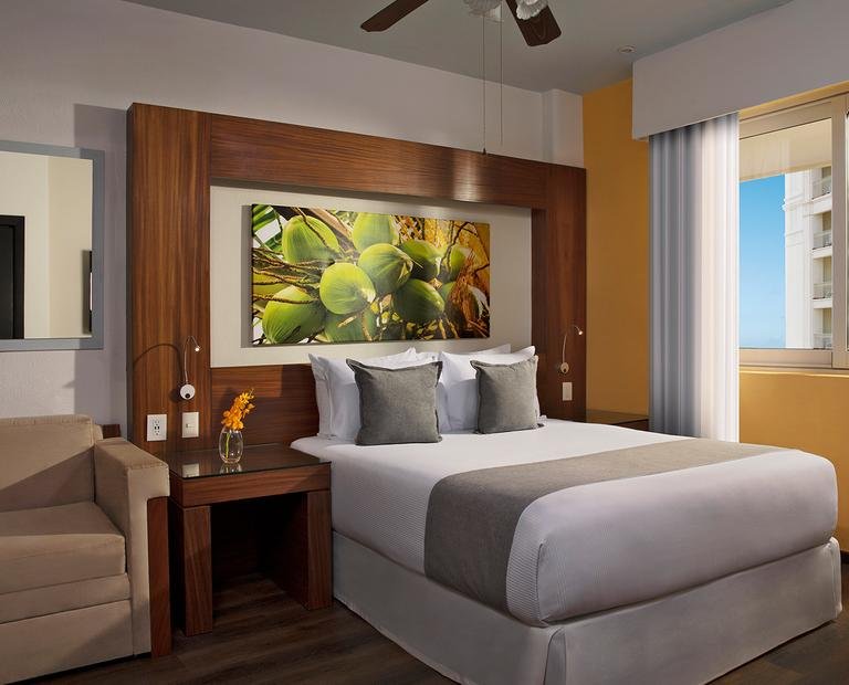 Habitación estándar cama queen Hotel Krystal Grand® Nuevo Vallarta