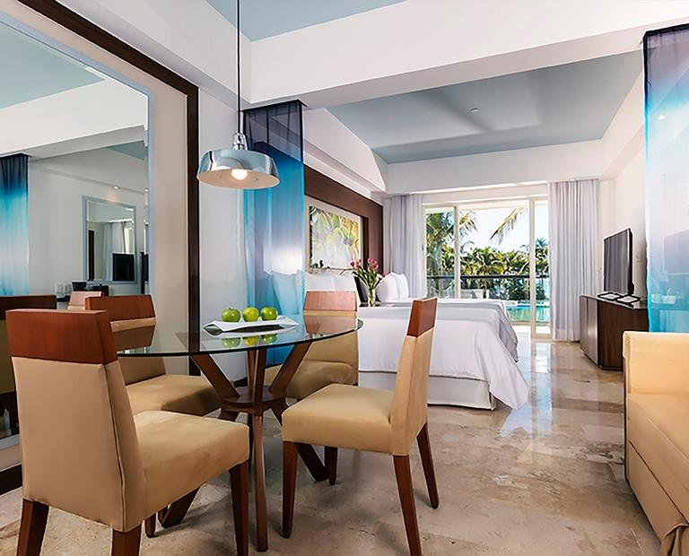 Junior suite pool view Hotel Krystal Grand® Nuevo Vallarta