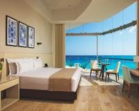 Altitude corner suite partial ocean view Hotel Krystal Grand® Cancún All Inclusive